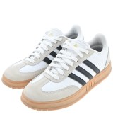 adidas スニーカー