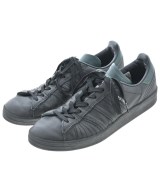 adidas スニーカー