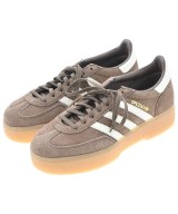 adidas スニーカー