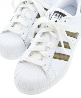 adidas（アディダス）スニーカー 白 サイズ:22.5cm レディース/2200667808102