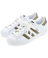 adidas スニーカー