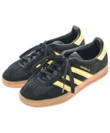 adidas スニーカー
