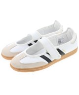 adidas スニーカー
