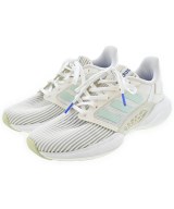 adidas スニーカー