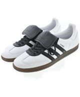 adidas スニーカー