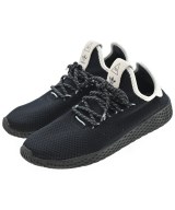 adidas スニーカー