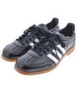 adidas スニーカー