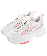 adidas スニーカー