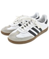 adidas スニーカー