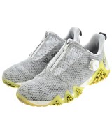 adidas スニーカー