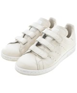 adidas スニーカー