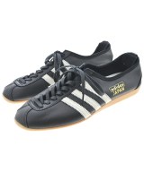 adidas スニーカー