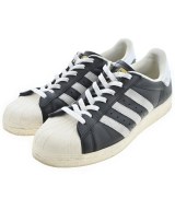 adidas スニーカー