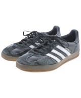 adidas スニーカー