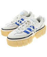 adidas スニーカー