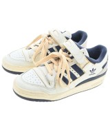 adidas スニーカー