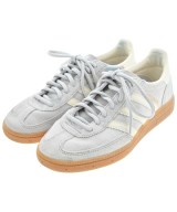 adidas スニーカー