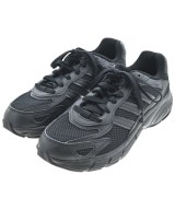 adidas スニーカー