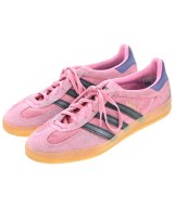 adidas スニーカー