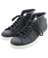 adidas スニーカー