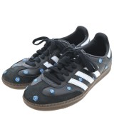 adidas スニーカー