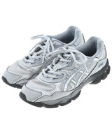 asics スニーカー