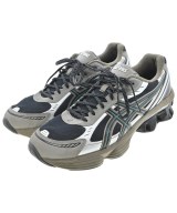 asics スニーカー