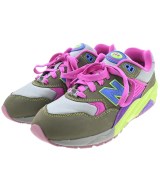 New Balance スニーカー