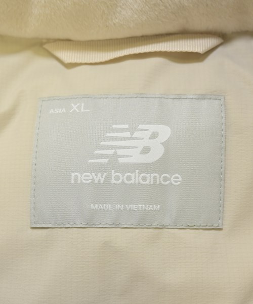 New Balance（ニューバランス）ダウンジャケット/ダウンベスト ベージュ サイズ:XL メンズ/2200710707024