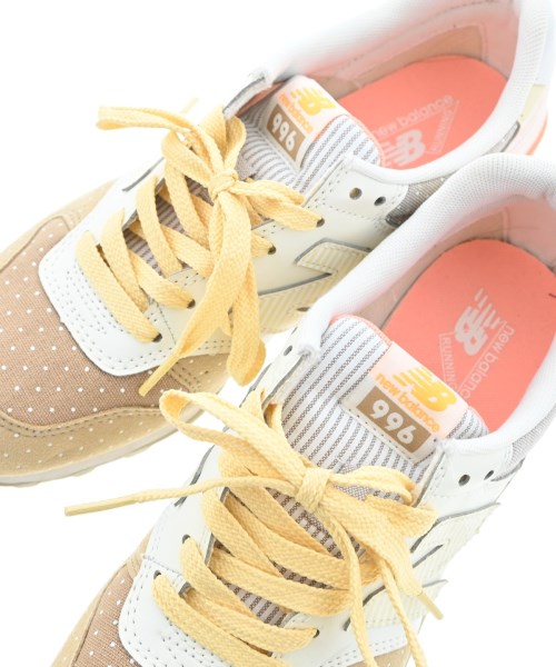 New Balance（ニューバランス）スニーカー ベージュ サイズ:24.5cm レディース/2200640232276