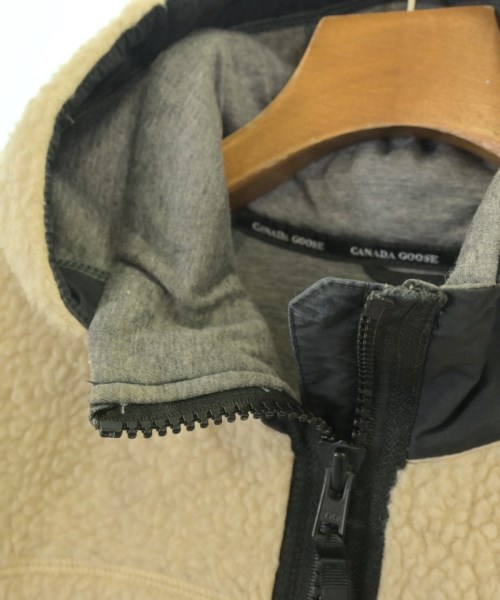 CANADA GOOSE（カナダグース）その他 ベージュ サイズ:S レディース/2200720048049