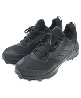 adidas スニーカー