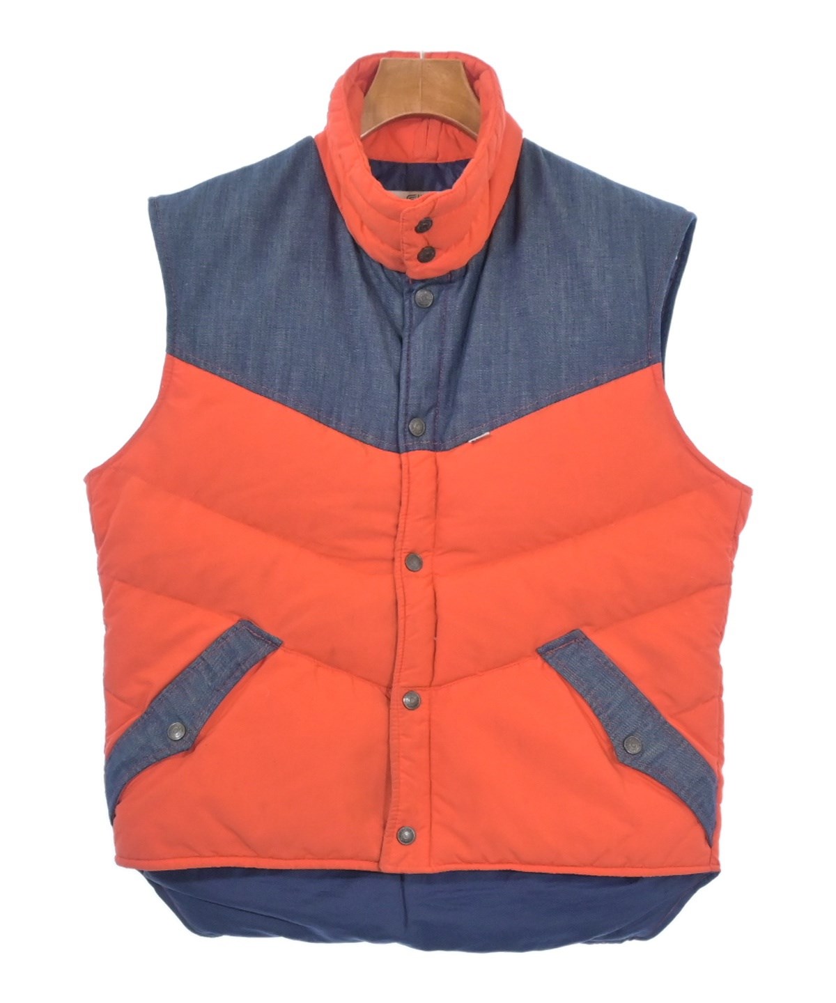 Levi's（リーバイス）ダウンジャケット/ダウンベスト オレンジ サイズ
