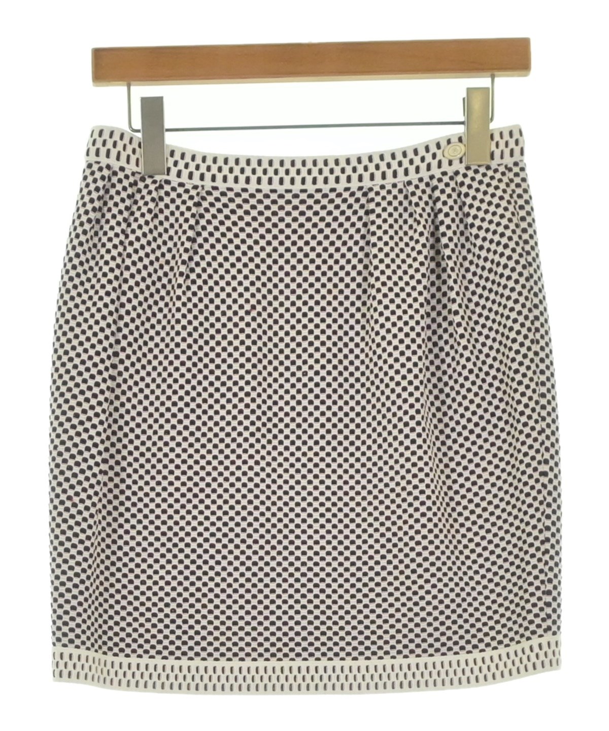 CHANEL（シャネル）ひざ丈スカート 白 サイズ:36(XS位) レディース