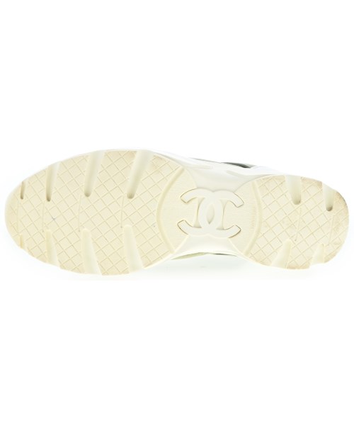 CHANEL（シャネル）スニーカー カーキ サイズ:39(26cm位) レディース/2200713665055