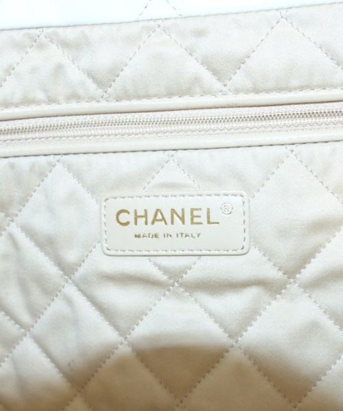 CHANEL（シャネル）ショルダーバッグ 白 サイズ:- レディース/2200716955047