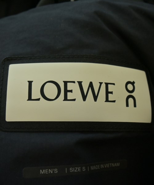 LOEWE（ロエベ）ダウンジャケット/ダウンベスト 黒 サイズ:S メンズ/2200638025095