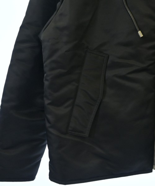 LOEWE（ロエベ）ダウンジャケット/ダウンベスト 黒 サイズ:46(M位) メンズ/2200649644117