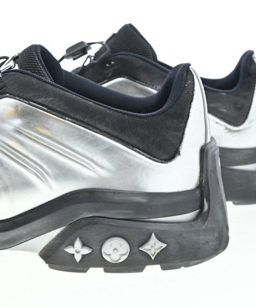 LOUIS VUITTON（ルイヴィトン）スニーカー シルバー サイズ:UK7 1/2(26cm位) メンズ/2200643130128