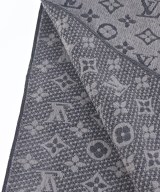 LOUIS VUITTON（ルイヴィトン）マフラー グレー サイズ:- メンズ/2200709003038