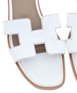 HERMES（エルメス）サンダル 白 サイズ:EU38 1/2(25cm位) レディース/2200604780041