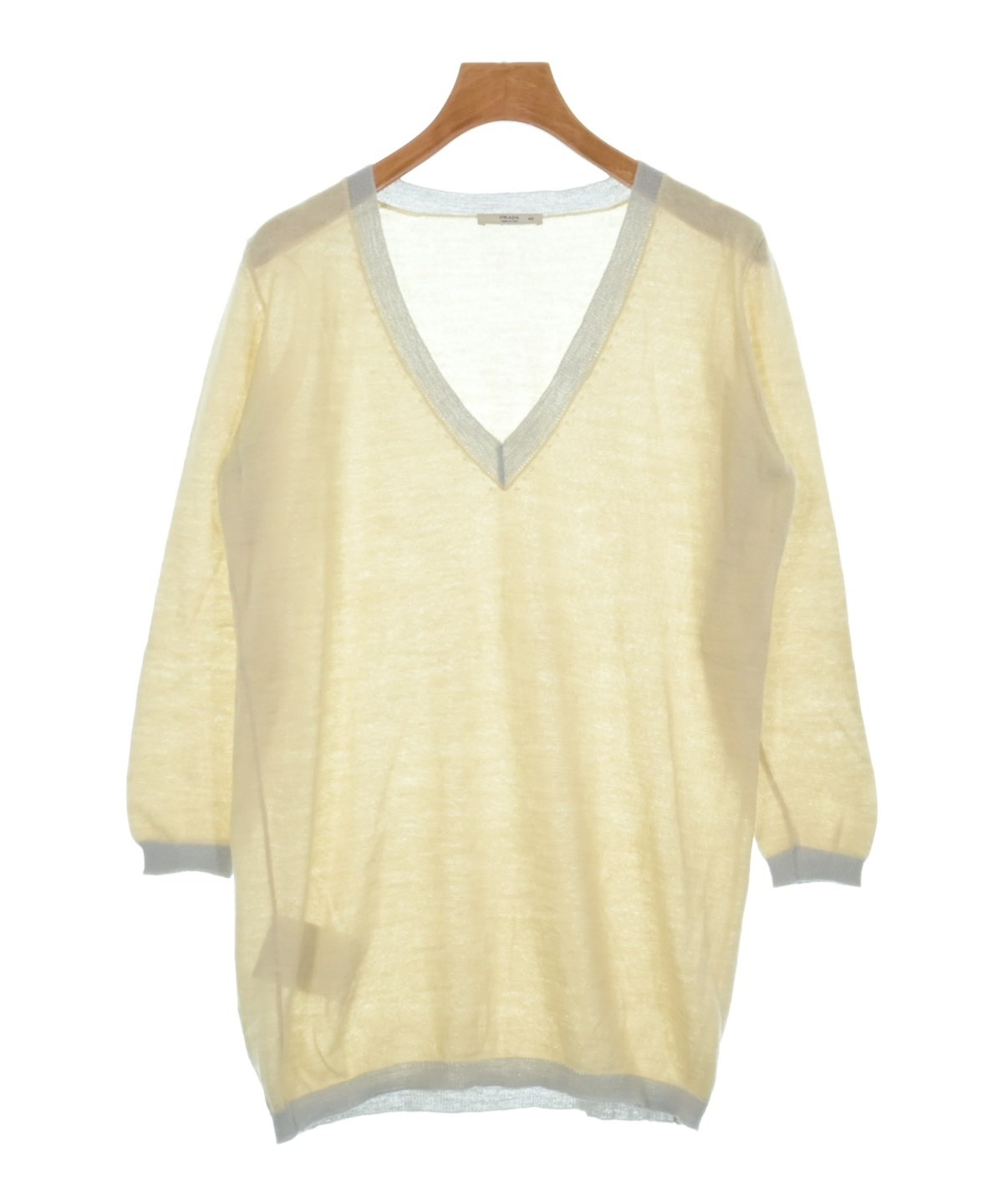 未使用品　PRADA ベージュ ニットセーター　サイズ40 値下げ！！PRADA ロゴ入りベージュ長袖ニットサイズ40