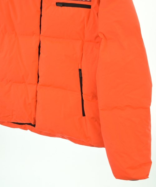 PRADA（プラダ）ダウンジャケット/ダウンベスト オレンジ サイズ:L メンズ/2200641357046
