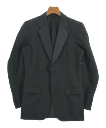 PRADA テーラードジャケット size38 着回しで選ぶなら、プラダの新作ジャケットが正解──2024年、春の