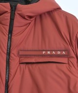 PRADA（プラダ）ダウンジャケット/ダウンベスト 赤 サイズ:S メンズ/2200694979011