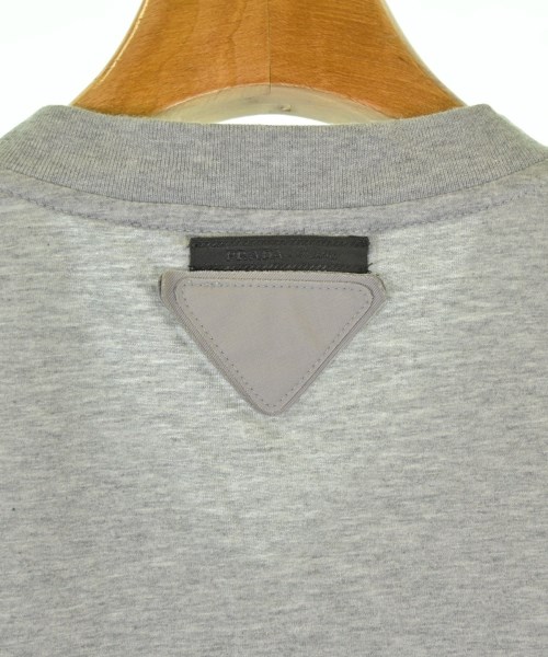 PRADA（プラダ）Tシャツ・カットソー グレー サイズ:M メンズ/2200715540015
