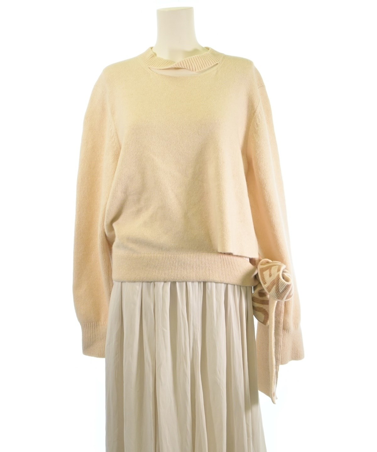 FENDI（フェンディ）ニット・セーター ベージュ サイズ:42(M位