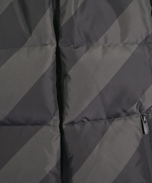 FENDI（フェンディ）ダウンジャケット/ダウンベスト グレー サイズ:44(S位) メンズ/2200579298145