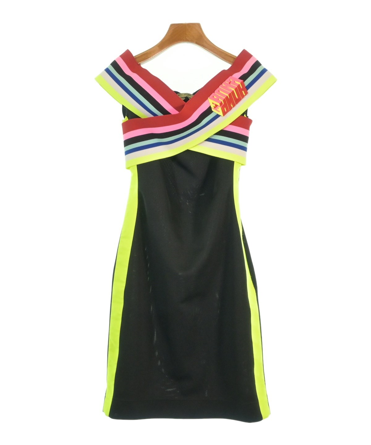 FENDI フェンディ ワンピース ベージュ 38(S位) 4103825F0012 フェンディ/ワンピース/ベージュ×黒/サイズ：36の買取実績
