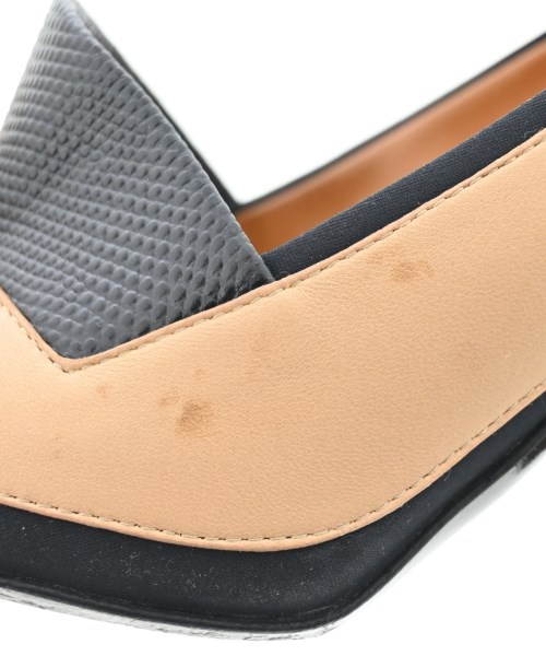 FENDI（フェンディ）パンプス ベージュ サイズ:EU35 1/2(22cm位) レディース/2200627816024